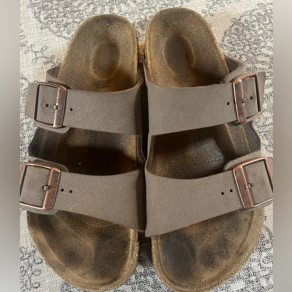 Girls Birkenstock Arizona size 34